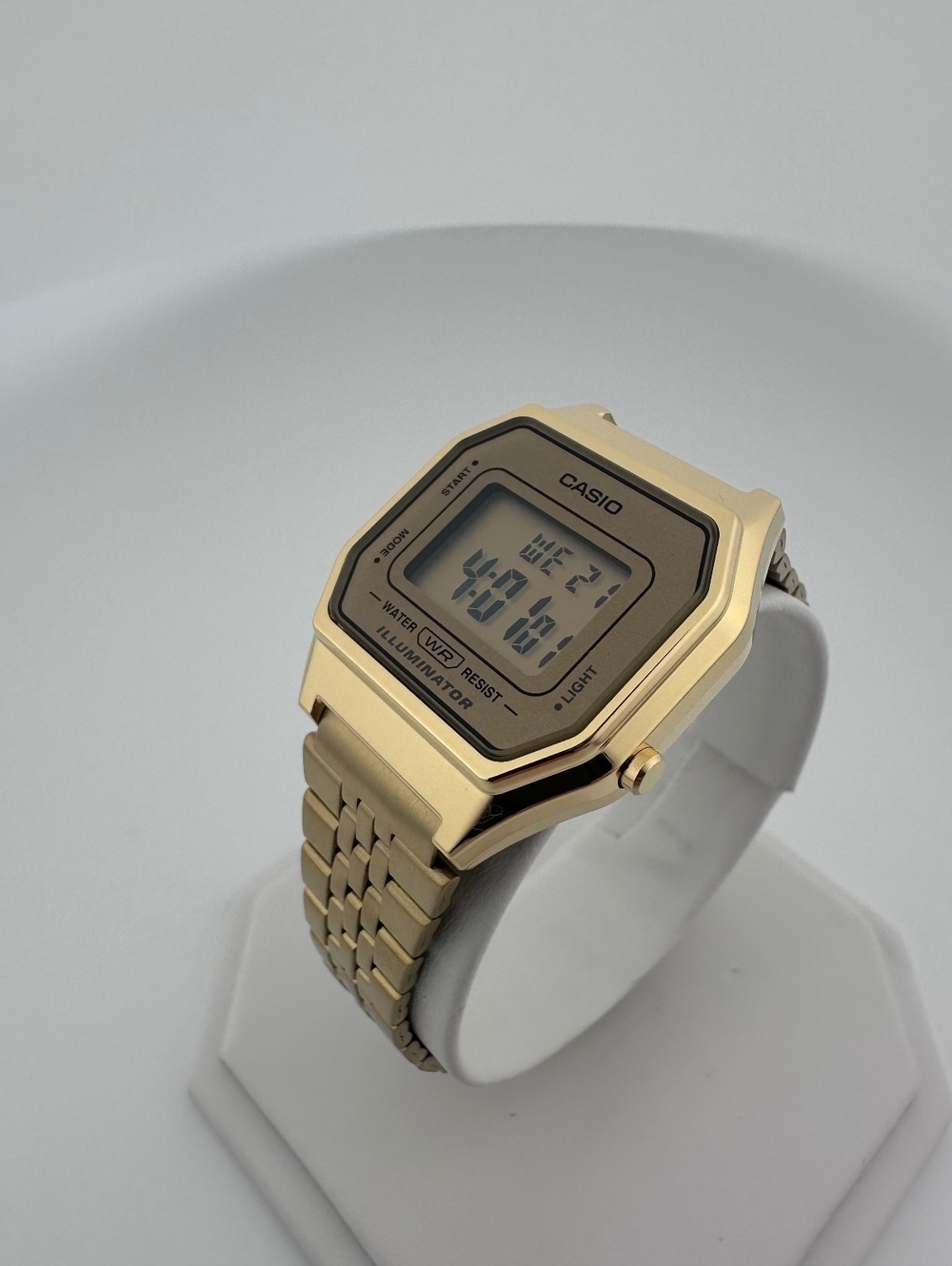 Casio LA680WGA-9D Gold Digital Watch, Retro Vintage Style, Gold Stainless Steel - Picture 4 of 9